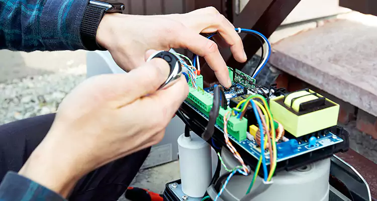 Automatic Driveway Gate Repair in Jasmine Estates, FL