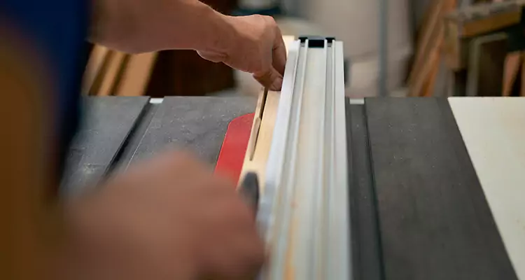 Bifold Door Seal Repair in Jasmine Estates, FL