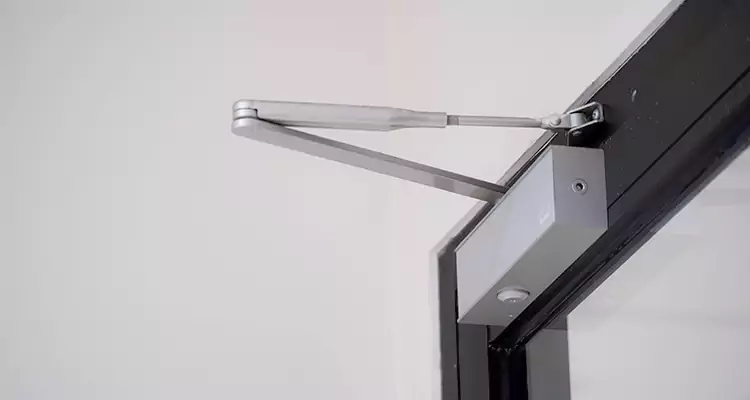 Screen Door Closer Installation in Jasmine Estates, FL