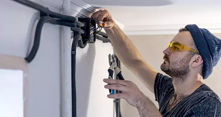 Garage Door Opener Cable Repair in Jasmine Estates, FL
