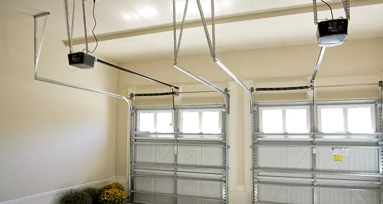 Residential Emergency Garage Door Repair in Jasmine Estates, FL