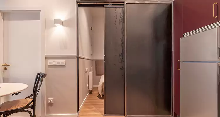 We Fix Closet Sliding Door in Jasmine Estates, FL 