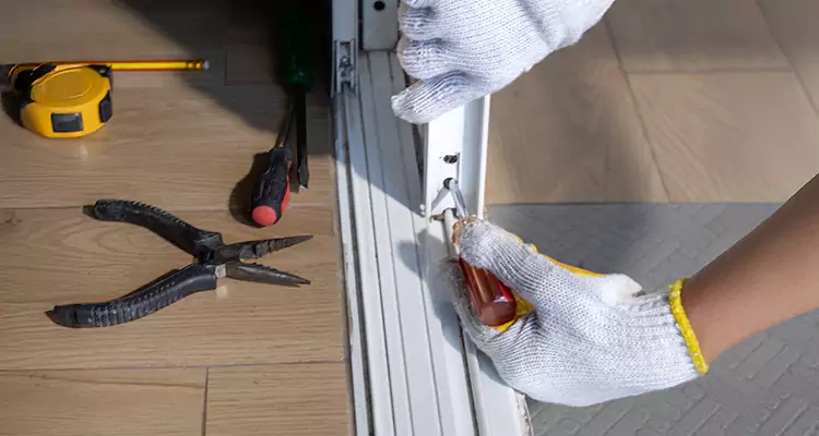 Screen Door Wheel Replacement in Jasmine Estates, FL