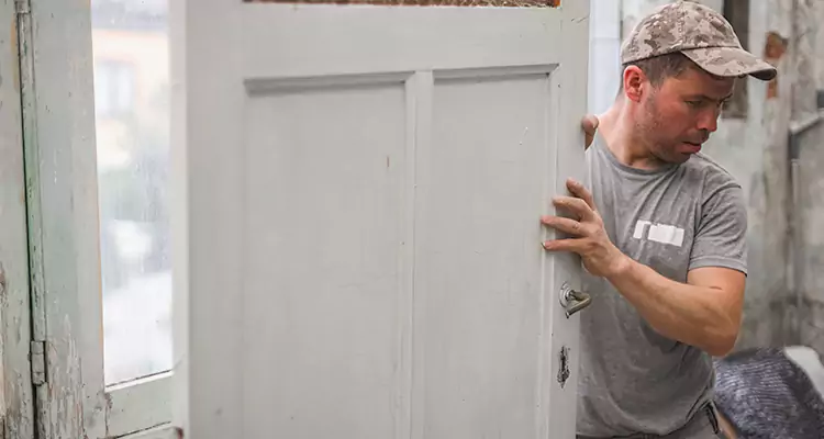 Home Front Door Replacement in Jasmine Estates, FL