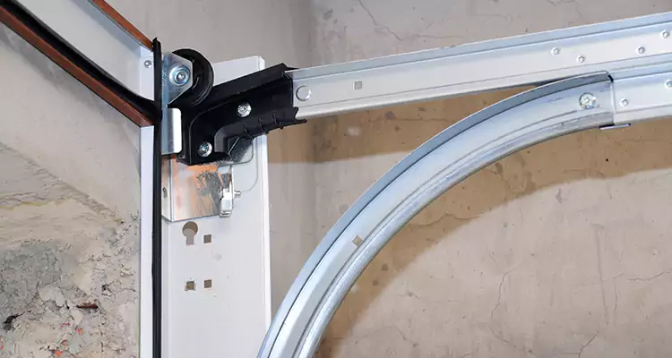 Maintain Liftmaster Garage Door Off Track in Jasmine Estates, FL
