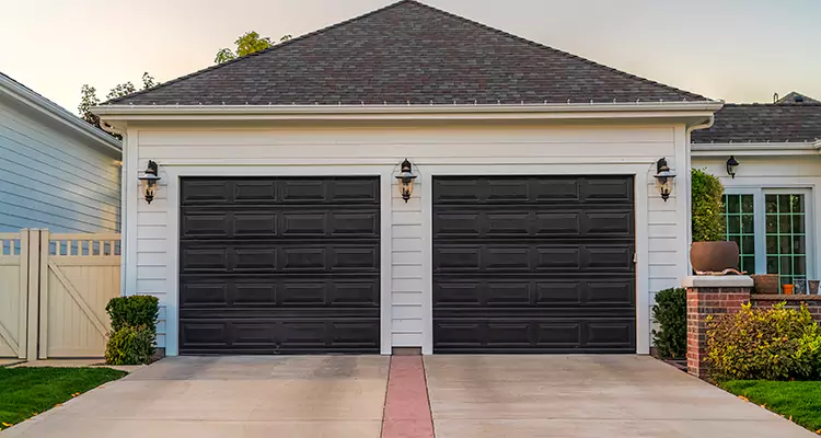 Residential Local Garage Door Repair in Jasmine Estates, FL