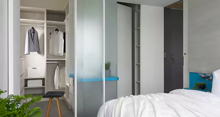 Closet Door Bi Fold Installation in Jasmine Estates, FL