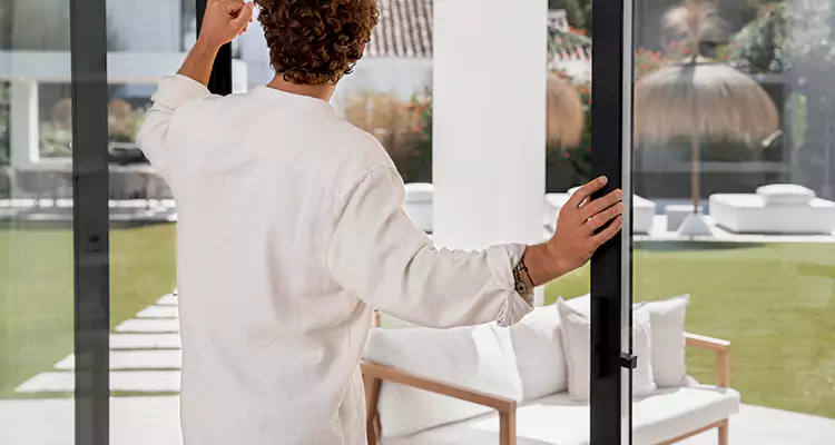 Sliding Screen Door Maintenance for Closing Issues in Jasmine Estates, FL