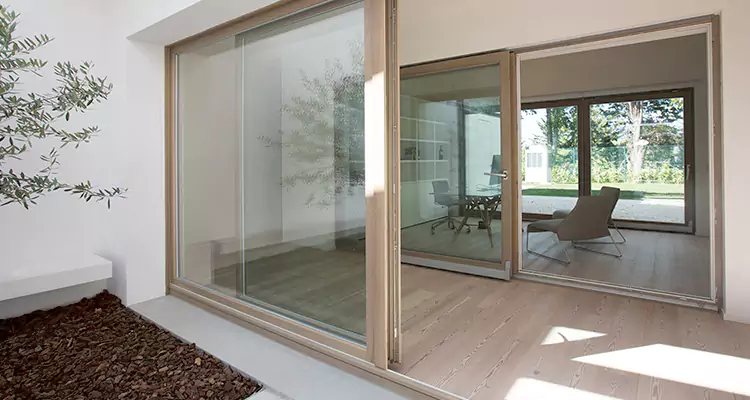 Sliding Screen Door Bottom Track Replacement in Jasmine Estates, FL